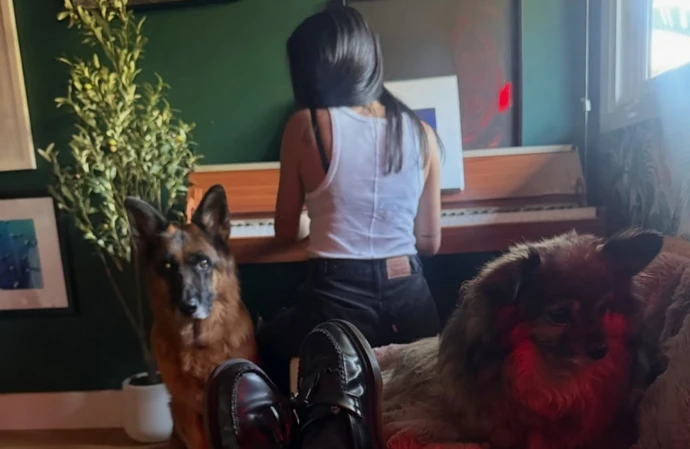 Sasha Farber and mystery woman / © Instagram