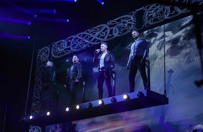 Boyzone star Keith Duffy says he wants to take the 'pressure' off Ronan Keating by assisting with load vocals at the band's upcoming stadium shows