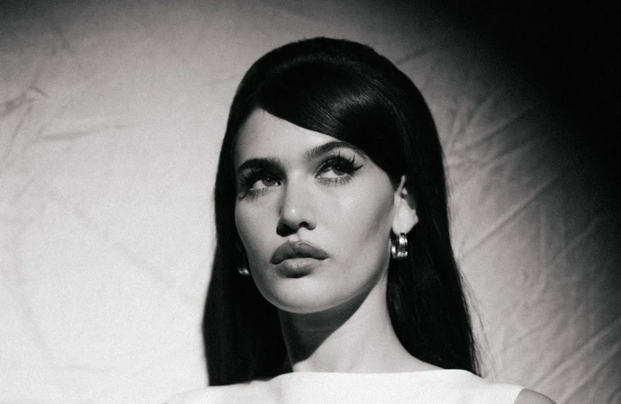 Sienna Spiro has announced the release date of her debut album Visitor