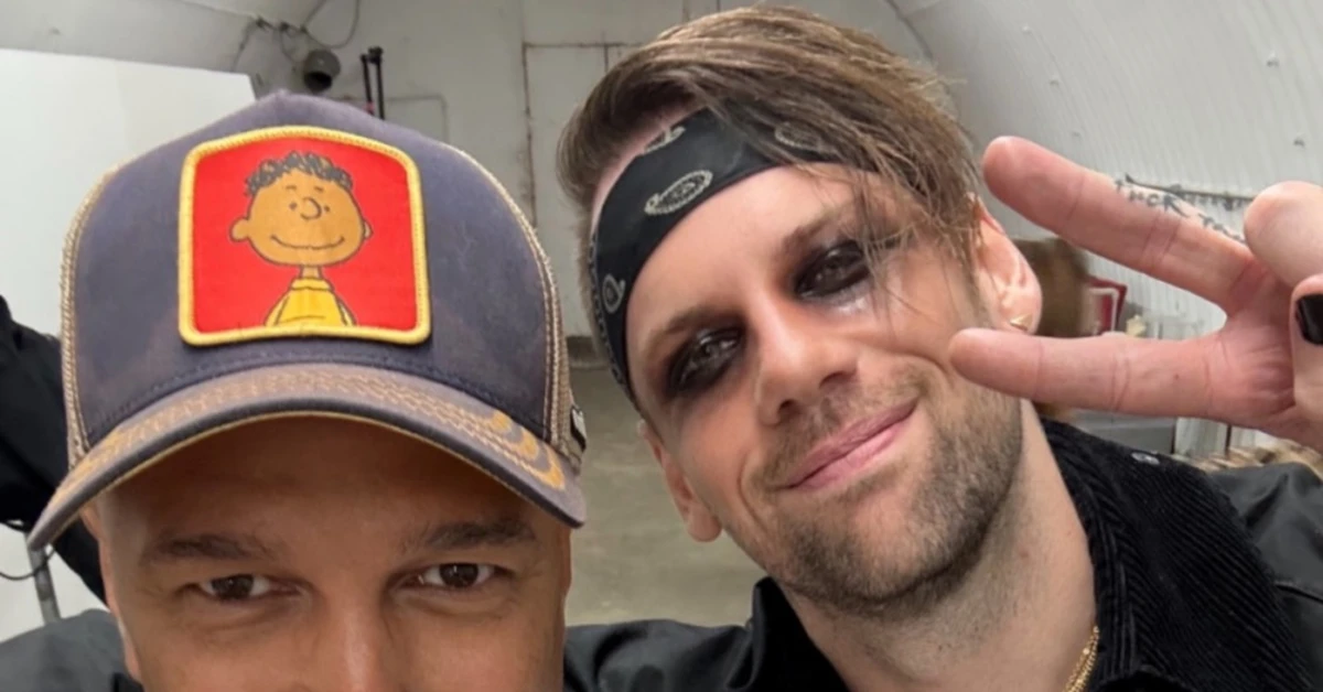 Vokalis Beartooth Caleb Shomo Umumkan Identitas Gay, Akhiri Pernikahan 14 Tahun