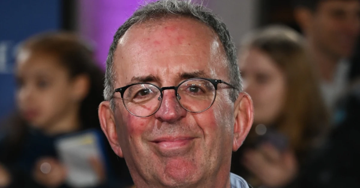 Mantan Pendeta Richard Coles Akui Langgar Hukum dengan Campurkan Abu Hewan ke Makam Manusia