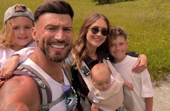 Jake Quickenden and family / © Instagram
