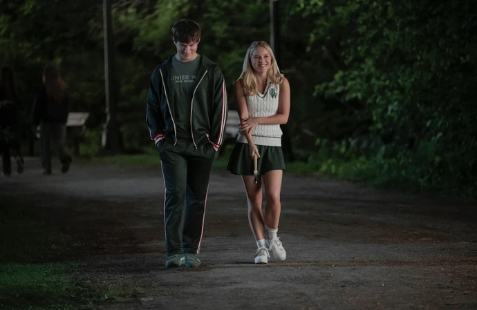 It explores a juicy High School  Ménage à Trois