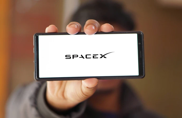 Elon Musk's SpaceX will send half a tonne of cargo to the Moon