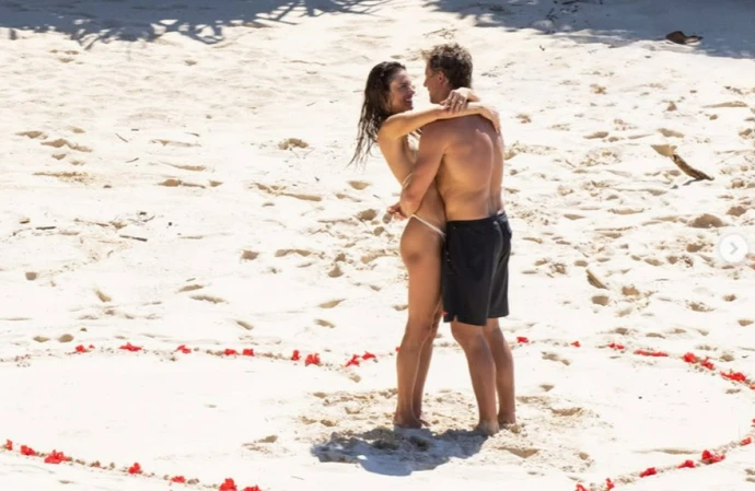 Alessandra Ambrosio and Buck Palmer are engaged (c) Instagram