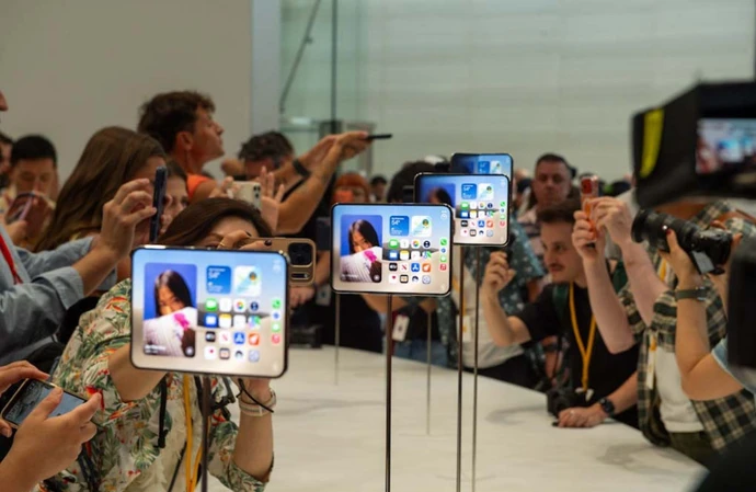 Apple has launched the foldable iPhone Duo