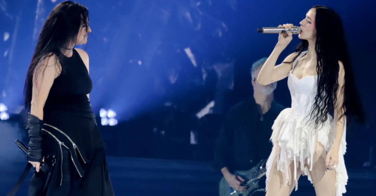 Watch: Amy Lee joined by Poppy and Courtney LaPlante for End of You in London