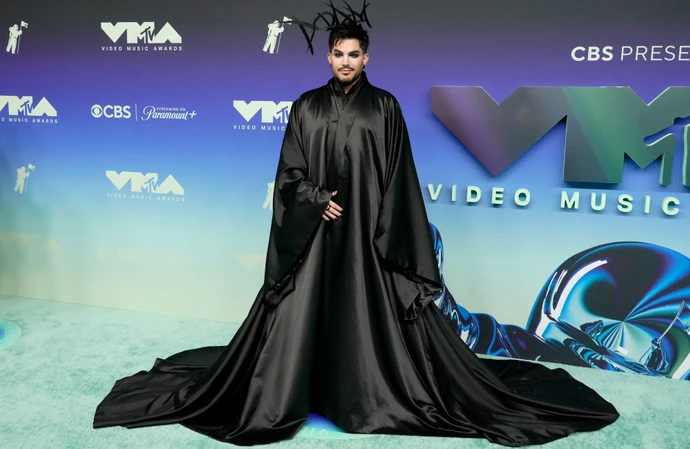 Adam Lambert has crowd on their feet 