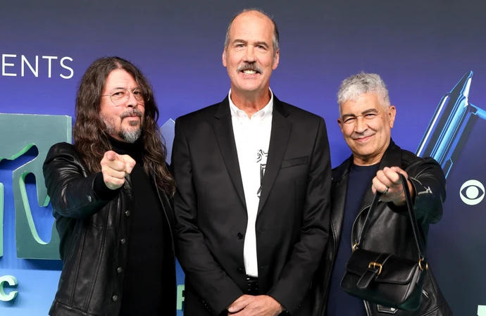 Nirvana reunite to honour Kurt Cobain