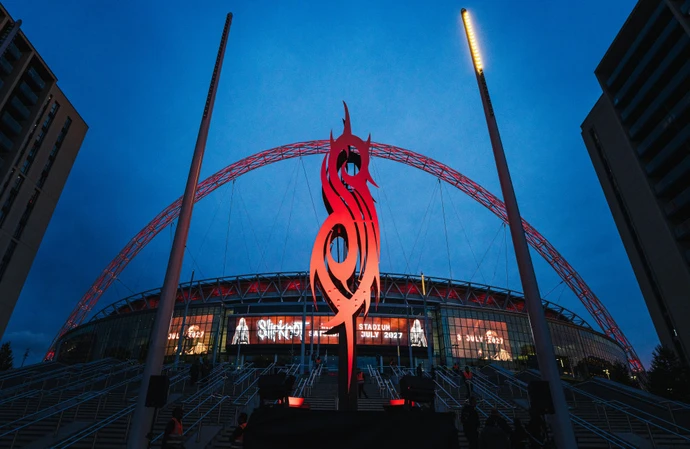 Slipknot set logo on fire to announce (sic)est Stadium Tour stop at Wembley Stadium