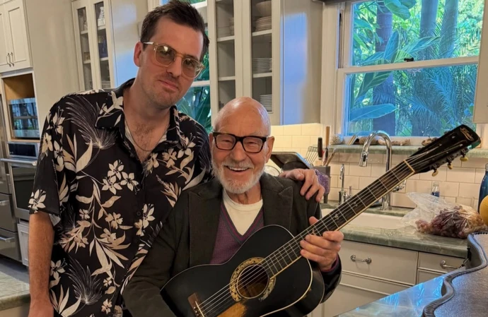 Mason Stoops and Sir Patrick Stewart / © Instagram